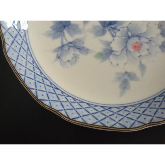 Blue Floral Vintage Japanese Porcelain Dish Bowl Blue White Floral Pattern - Picture 4 of 7